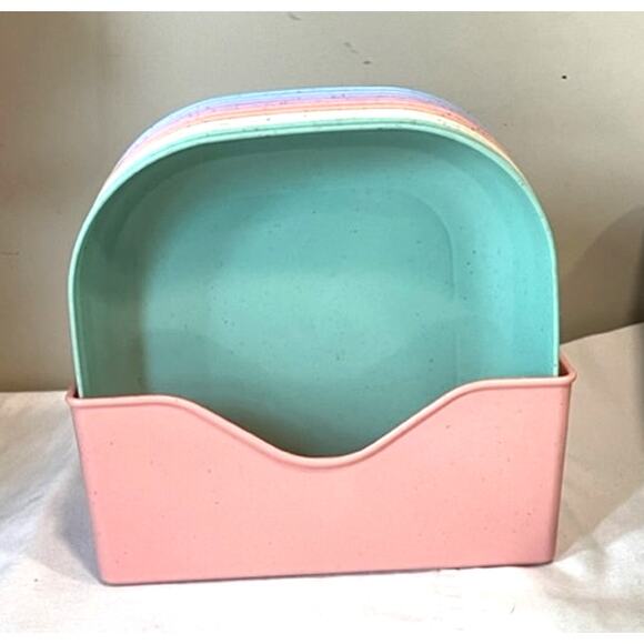 NEW Space-Saving Stackable Set of 10 Kids Plastic Rounded Plates Multi-Colored - Picture 2 of 5